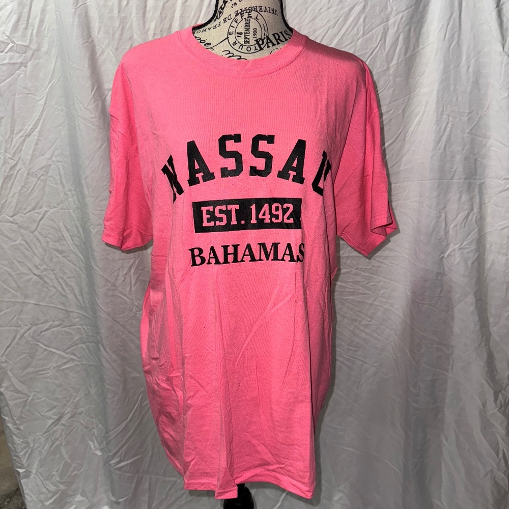 T-Shirt - Picture 1 of 5